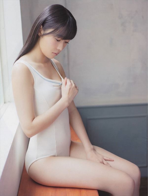 【AKB48エロ画像】スレンダーボディに美脚が眩しい指原莉乃の水着画像 19