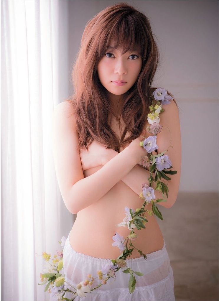 【AKB48エロ画像】スレンダーボディに美脚が眩しい指原莉乃の水着画像 59