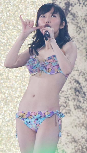 【AKB48エロ画像】スレンダーボディに美脚が眩しい指原莉乃の水着画像 60