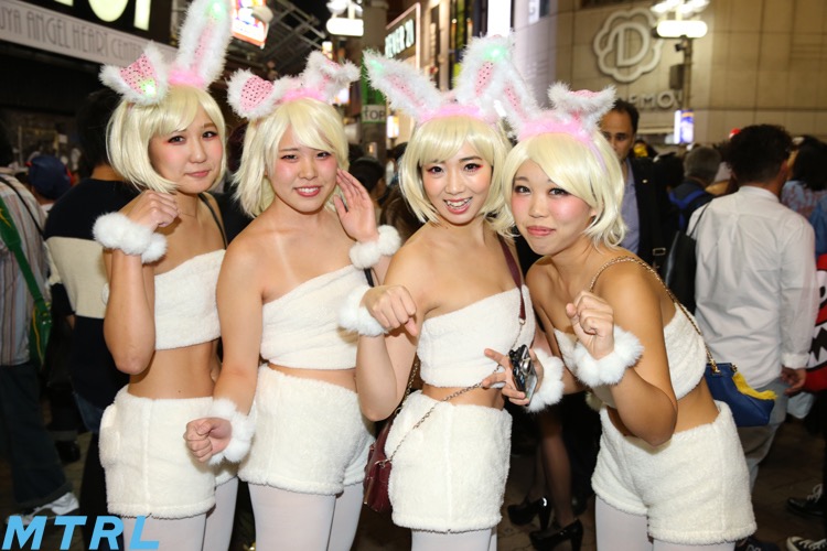 【ハロウィンコスプレ画像】渋谷に集まるギャル達の凝った様々な衣装がエロい！ 15