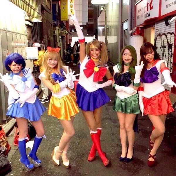 【ハロウィンコスプレ画像】渋谷に集まるギャル達の凝った様々な衣装がエロい！ 17
