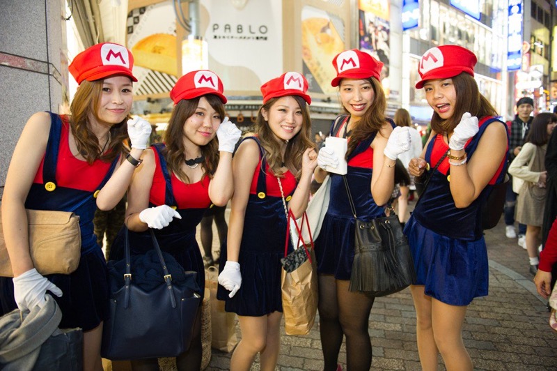 【ハロウィンコスプレ画像】渋谷に集まるギャル達の凝った様々な衣装がエロい！ 53