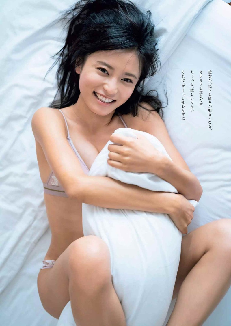 【小島瑠璃子グラビア画像】Eカップ巨乳ビキニボディがエロい美人タレント 09