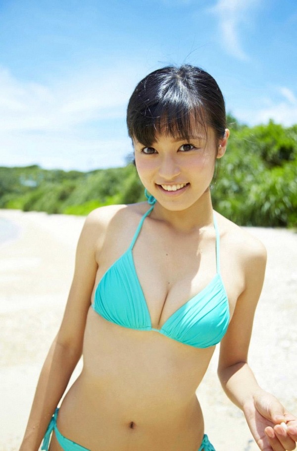 【小島瑠璃子グラビア画像】Eカップ巨乳ビキニボディがエロい美人タレント 16