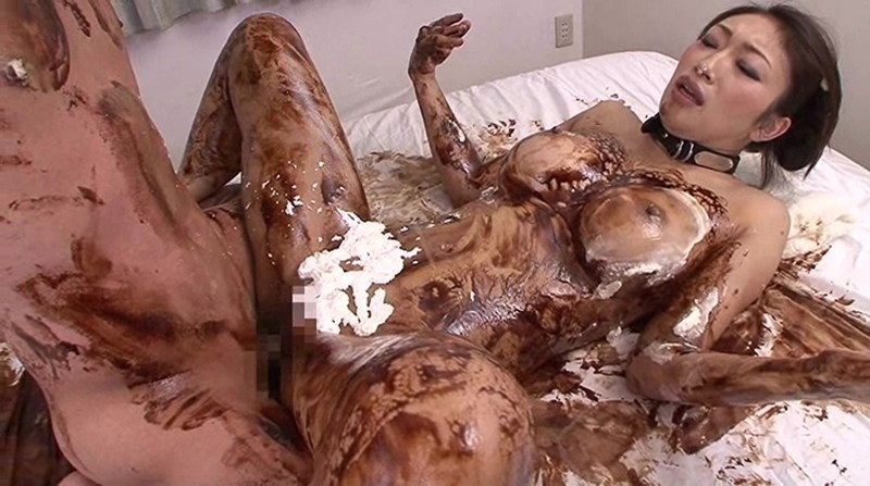 【バレンタインエロ画像】普通のセックスに飽きて裸にチョコレートを塗っちゃった女子ｗｗｗｗ 73