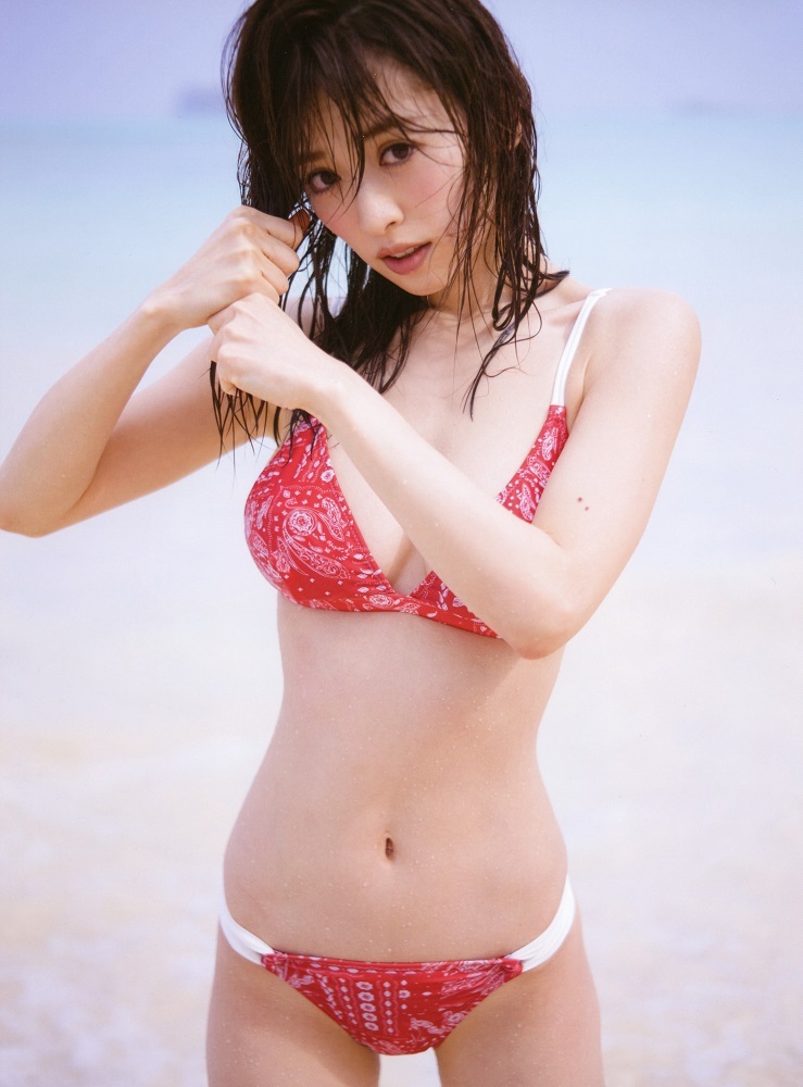 【泉里香グラビア画像】専属ファッションモデルが魅せる美しくエロいビキニ水着姿 55