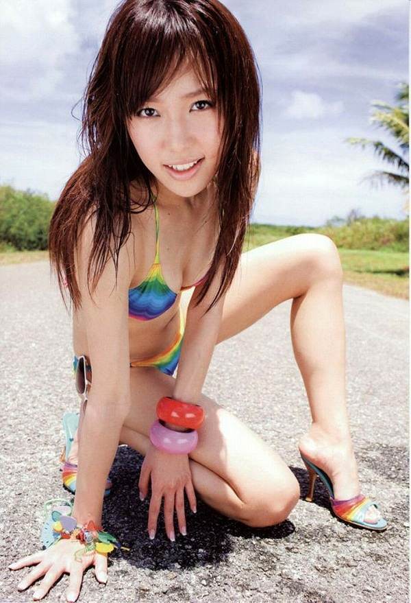 【川崎希グラビア画像】AKB48のチームAに所属していた実業家タレントのエロ画像！ 15