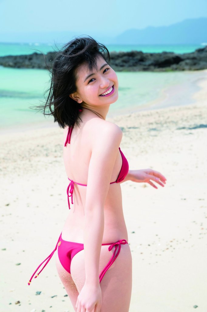 【山田南実グラビア画像】アイドル系美少女がエッチな水着姿を見せるなんて最高過ぎるｗ 18