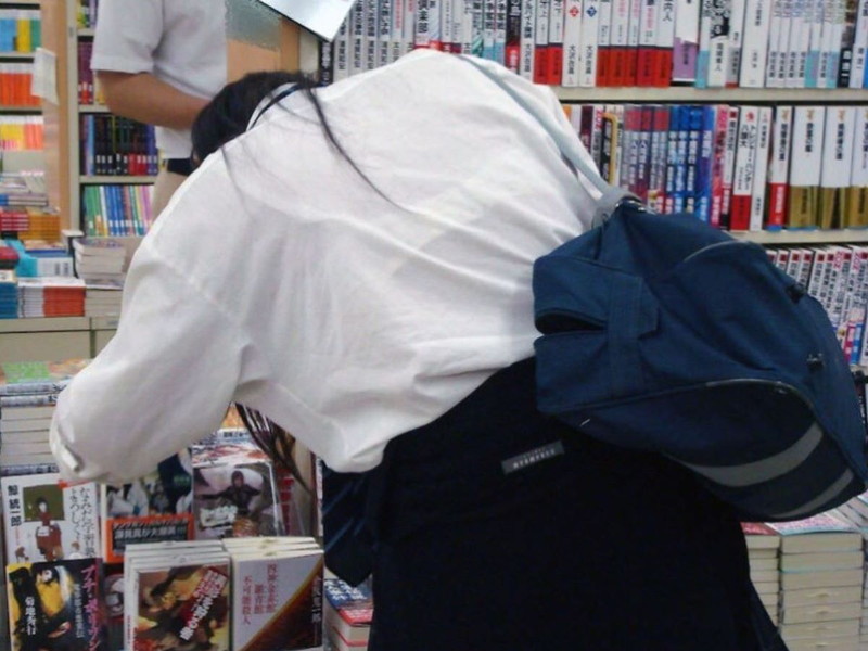 【夏服JK画像】白いブラウスから薄っすらと透けて見えるブラって良いよね 08