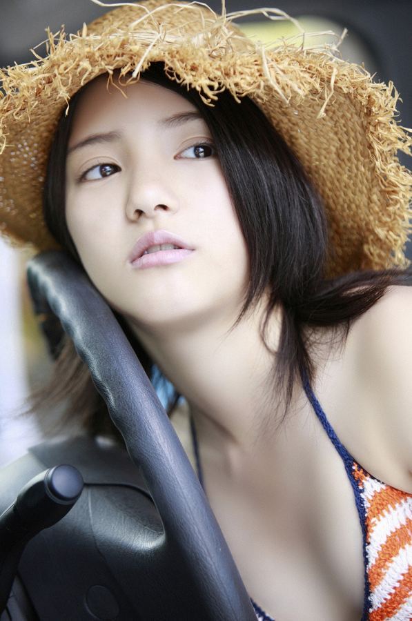 【川島海荷グラビア画像】ベテラン女優がアイドル時代に撮った健康的なビキニ姿 12