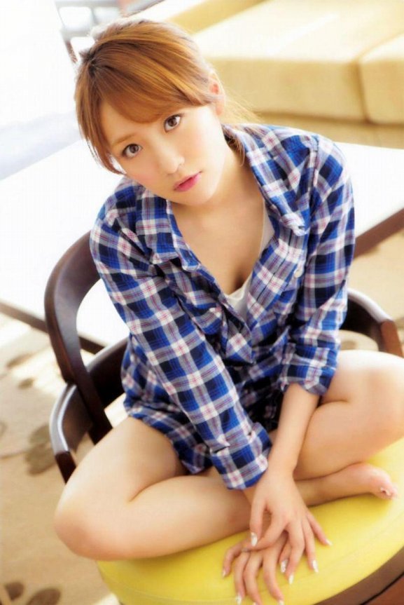 【高橋みなみお宝画像】元AKB48アイドルが現役だった頃の可愛らしいグラビアの数々 25