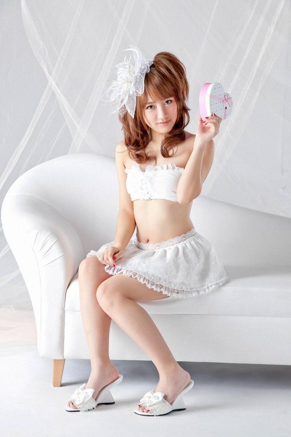 【高橋みなみお宝画像】元AKB48アイドルが現役だった頃の可愛らしいグラビアの数々 56
