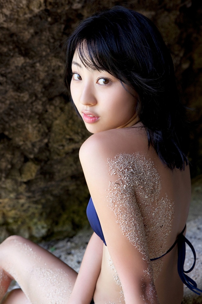 【藤江れいなグラビア画像】元AKB48の3期生アイドルが現役時代に披露した水着姿 31