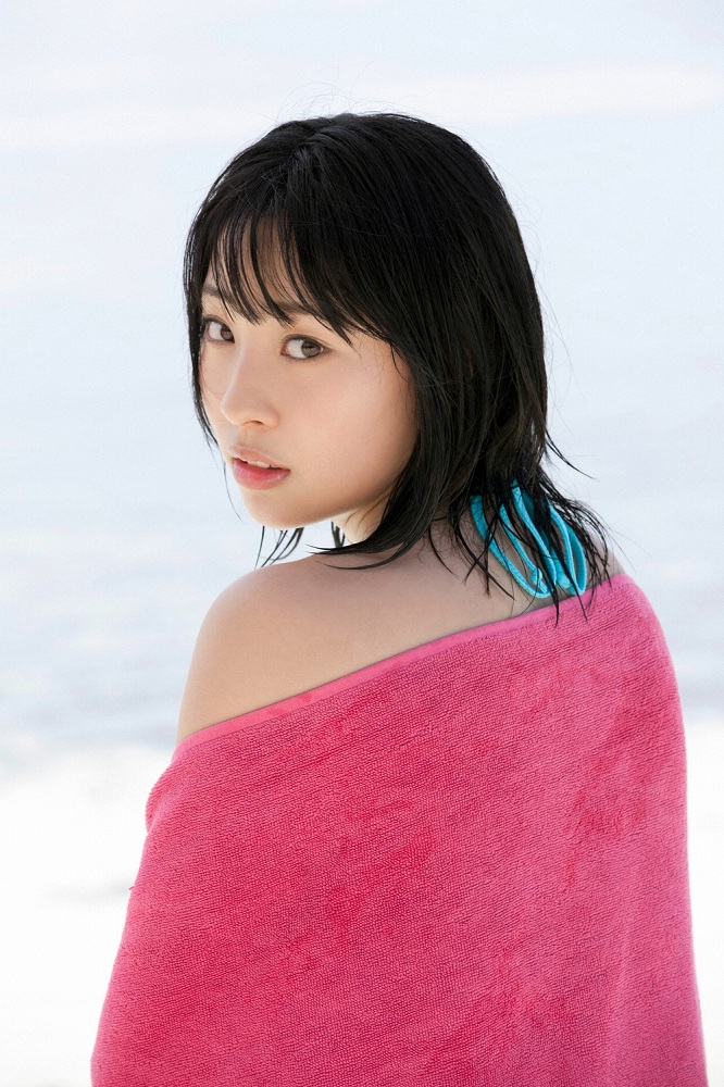 【藤江れいなグラビア画像】元AKB48の3期生アイドルが現役時代に披露した水着姿 41