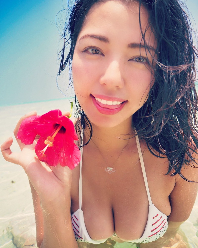 【永野桃子エロ画像】黒木桃子時代に乳首丸見えのヌードを披露したFカップ美人モデル 36