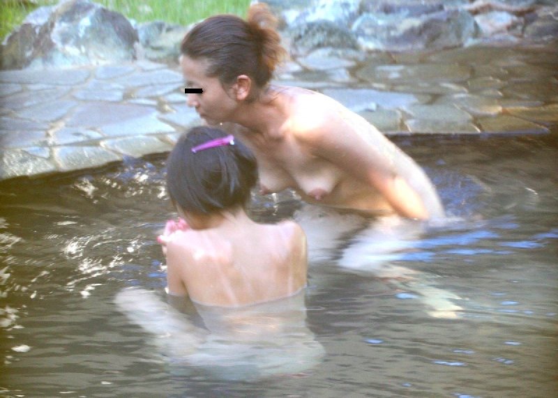 【素人温泉エロ画像】リラックスし過ぎて裸を撮られてしまった素人娘 46