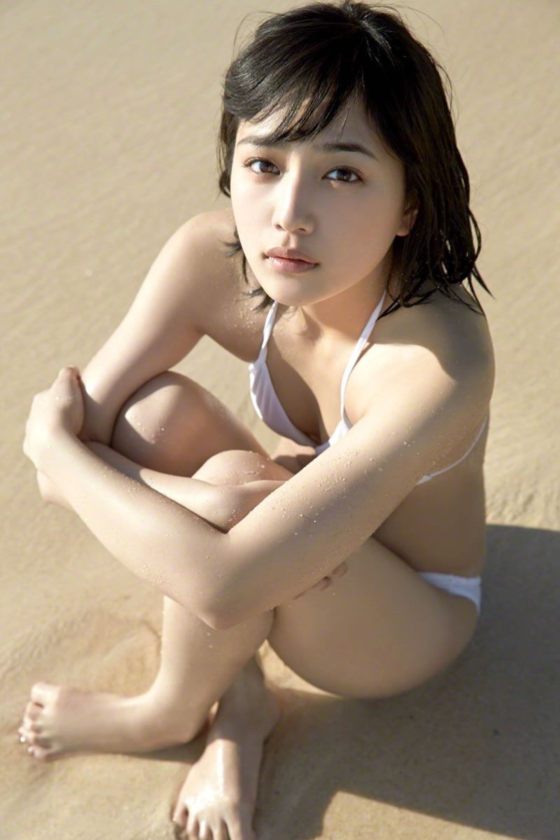 【川口春奈グラビア画像】今では水着姿を見せなくなった女優の貴重なビキニ姿 29