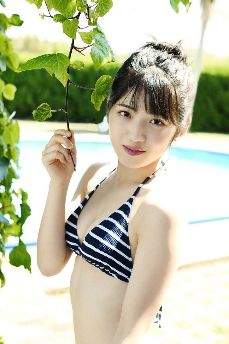 【村山彩希グラビア画像】子役スタートの女子がAKB48アイドルになり今やキャプテン！ 32