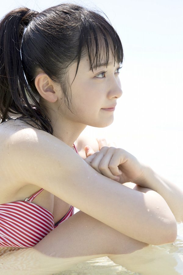 【森戸知沙希エロ画像】モー娘14期美少女アイドルのまだ幼さが残るグラビア写真 29