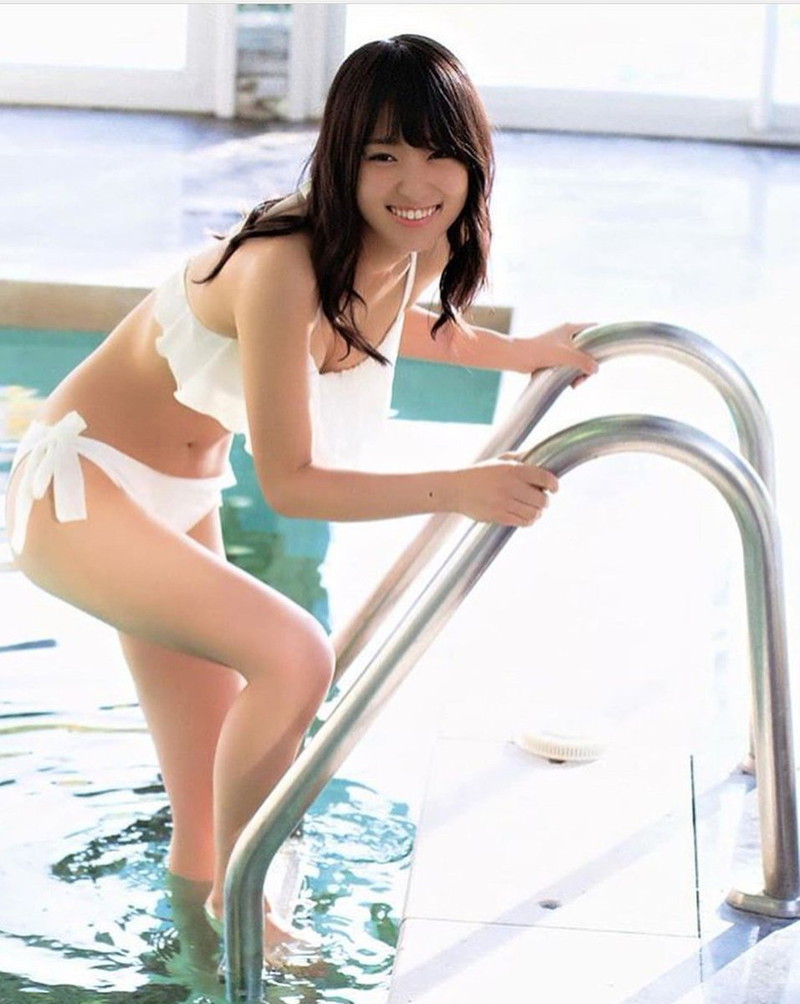 【櫻坂46エロ画像】改名して新しいスタートを切ったグループアイドルの水着写真 30