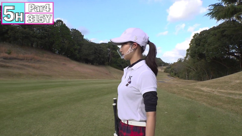 【女子アナキャプ画像】ゴルフでスカートひらひらさせてパンチラ寸前！？ 63