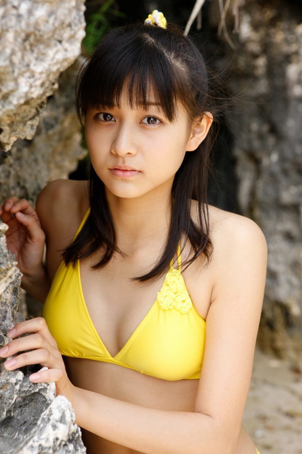 【和田彩花グラビア画像】元ハロプロアイドルの可愛くて健康的なビキニ姿 33