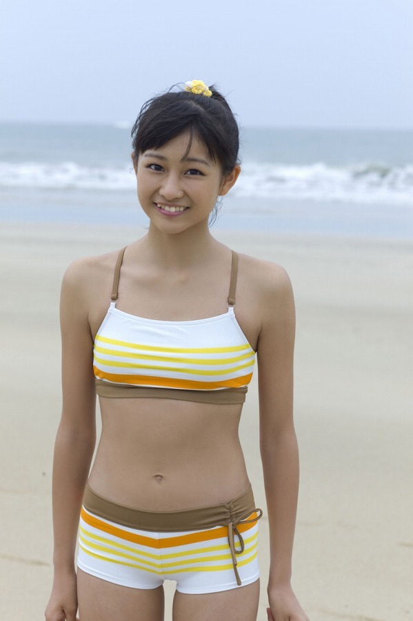 【和田彩花グラビア画像】元ハロプロアイドルの可愛くて健康的なビキニ姿 58