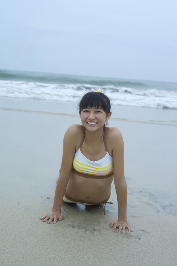 【和田彩花グラビア画像】元ハロプロアイドルの可愛くて健康的なビキニ姿 63