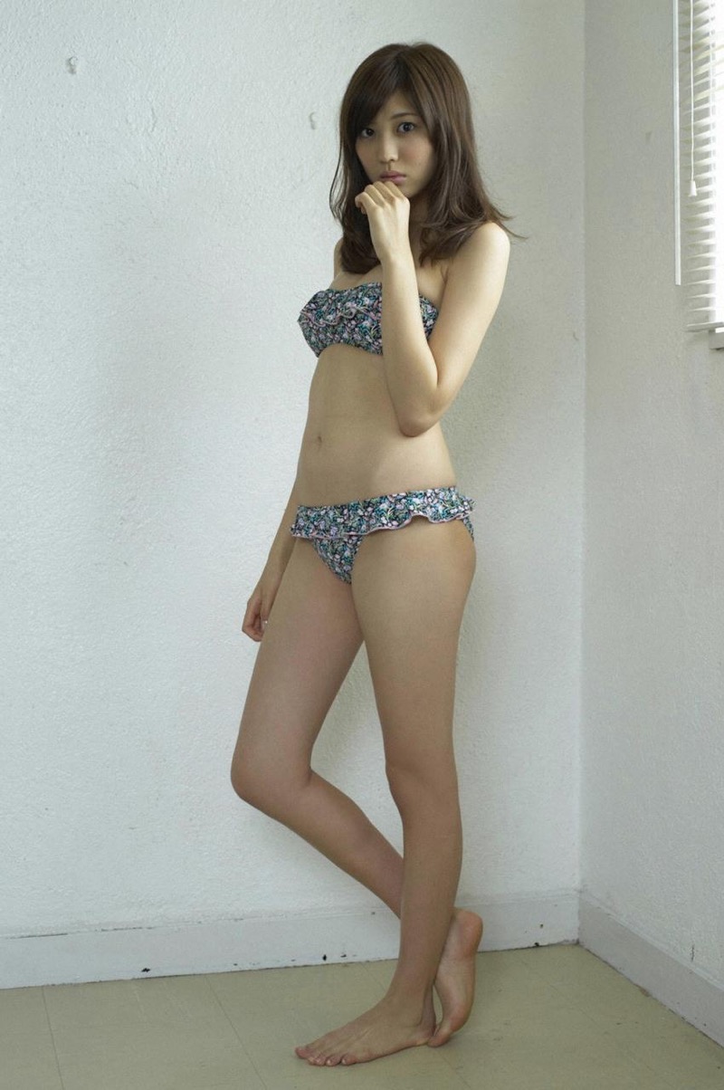【岩崎名美グラビア画像】168cm長身ボディにカモシカ脚が特徴的なモデル美女 13