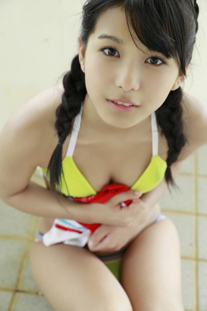 【朝日ななみグラビア画像】清純系美少女タレントのスレンダーなビキニ姿 31