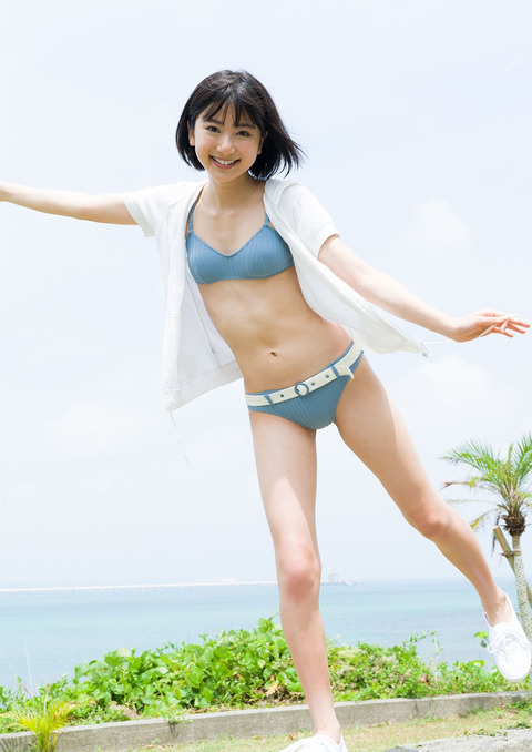 【池間夏海エロ画像】ショートカットが似合って可愛い美少女の水着姿 31