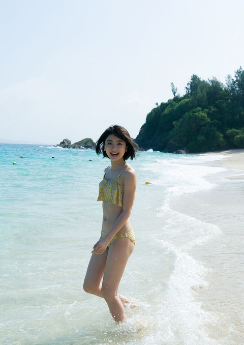 【池間夏海エロ画像】ショートカットが似合って可愛い美少女の水着姿 52