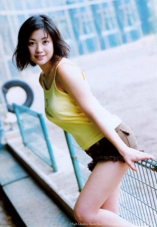 【小向美奈子グラビア画像】スライム巨乳で有名なAV女優に転身したグラビアアイドル 38