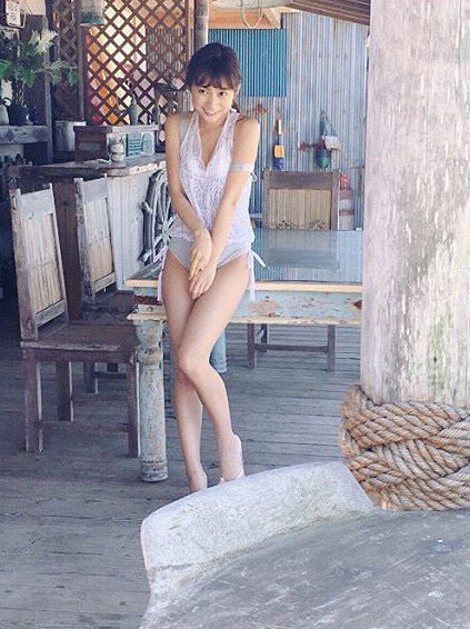 【武田あやなエロ画像】フィリピンハーフのスレンダー美女が魅せるセクシー水着グラビア 12