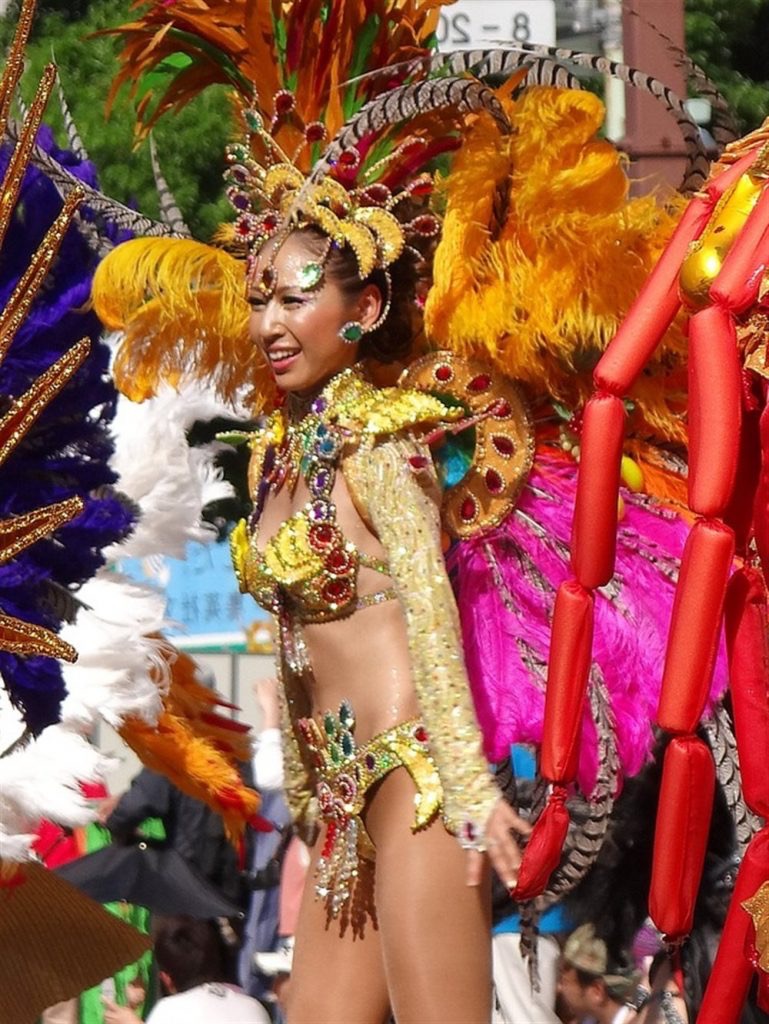【素人サンバエロ画像】サンバカーニバルで大衆の前で大胆に身体を晒す露出女！ 58