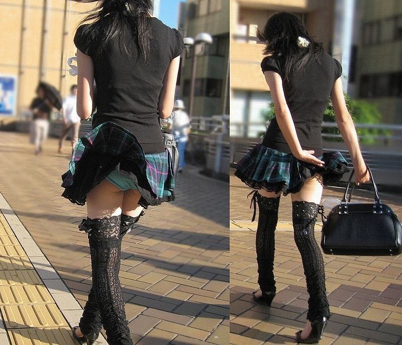 【パンチラエロ画像】素人娘のスカートが強風に煽られて公衆の面前でパンツが丸見えｗｗｗｗ 78
