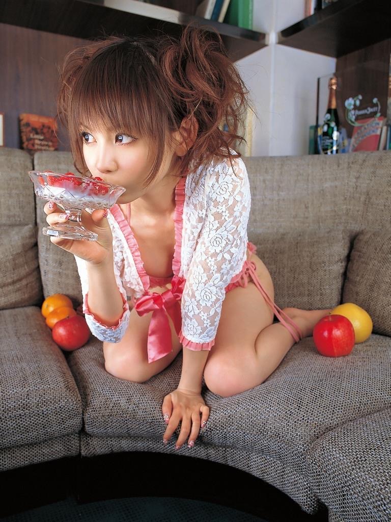 【中川翔子グラビア画像】しょこたんブログで有名になったブロガータレントのエロビキニ画像 49