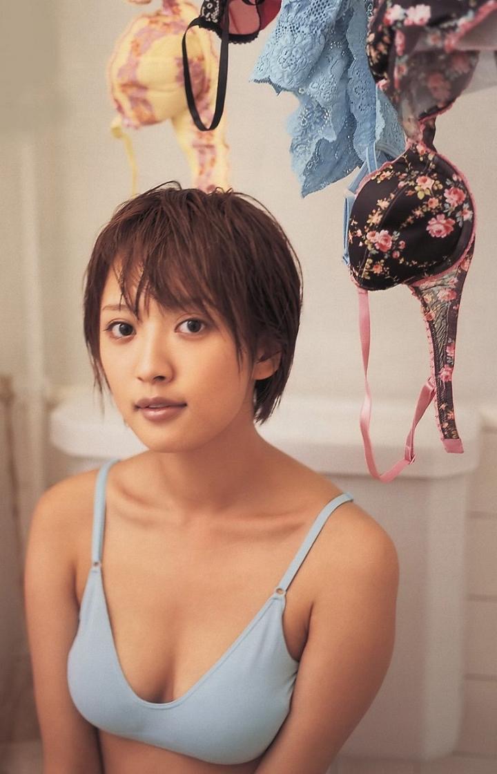 【夏菜グラビア画像】アラサーになってもショートヘアが似合って可愛いスレンダー美人女優 32