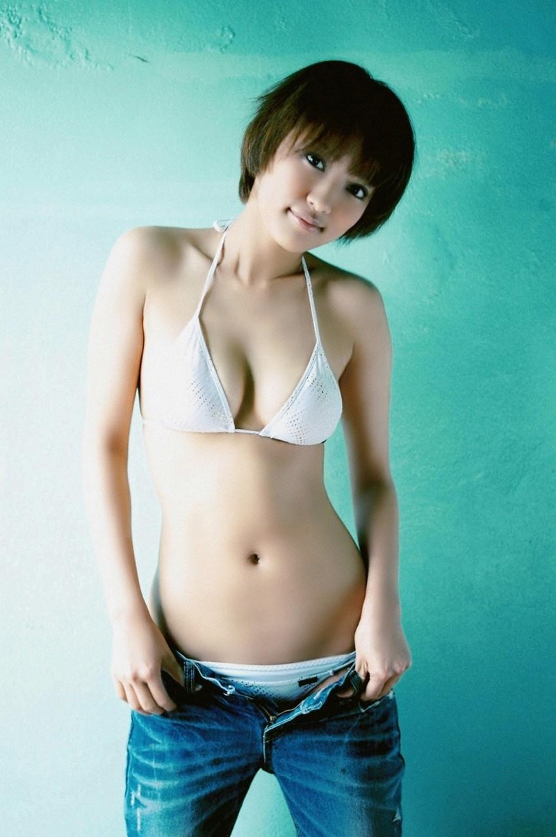 【夏菜グラビア画像】アラサーになってもショートヘアが似合って可愛いスレンダー美人女優 48