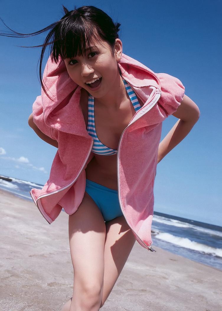 【前田敦子グラビア画像】女優業に意欲を見せている元AKB48アイドルが披露した現役時代の水着姿 38