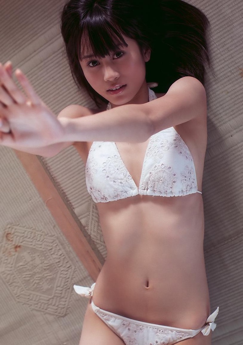 【前田敦子グラビア画像】女優業に意欲を見せている元AKB48アイドルが披露した現役時代の水着姿 52