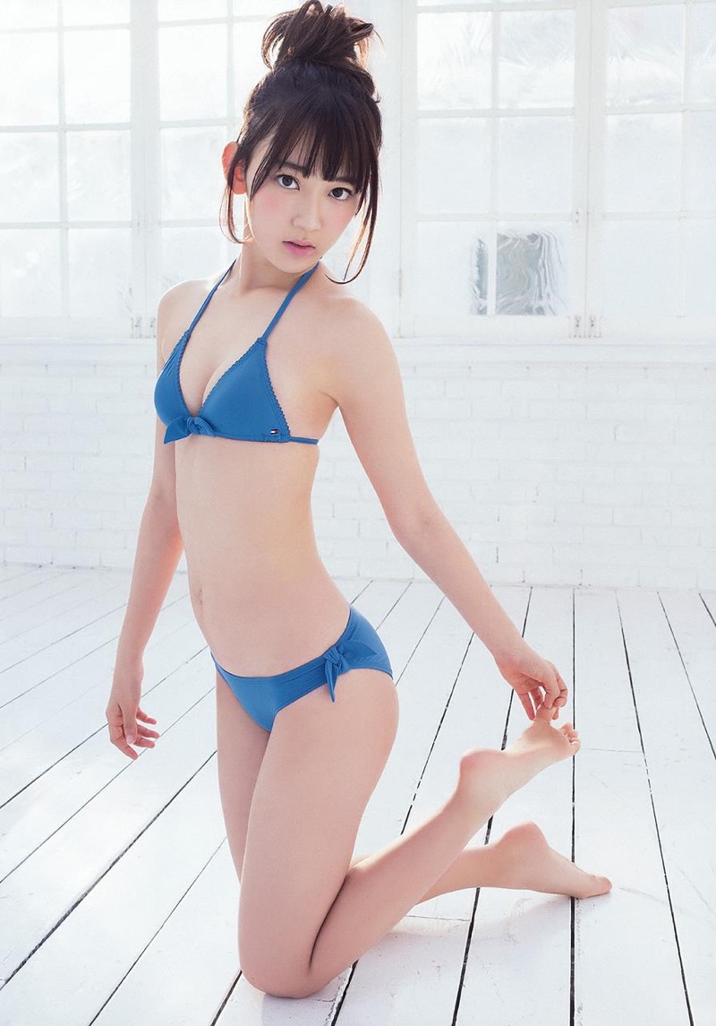 【宮脇咲良グラビア画像】透明感のある美肌がキレイな美少女系AKB48アイドルのエッチなビキニ姿 51