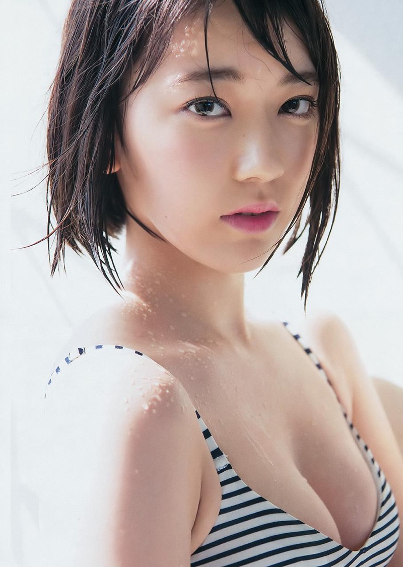 【宮脇咲良グラビア画像】透明感のある美肌がキレイな美少女系AKB48アイドルのエッチなビキニ姿 59