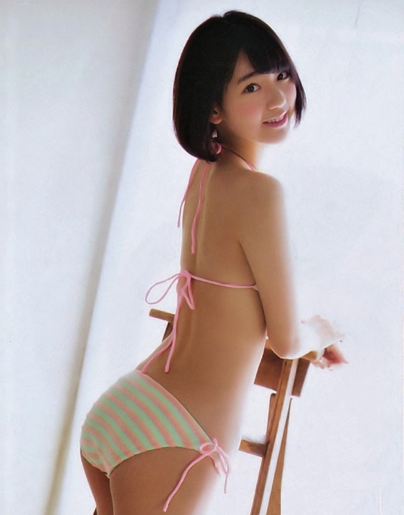 【宮脇咲良グラビア画像】透明感のある美肌がキレイな美少女系AKB48アイドルのエッチなビキニ姿 62