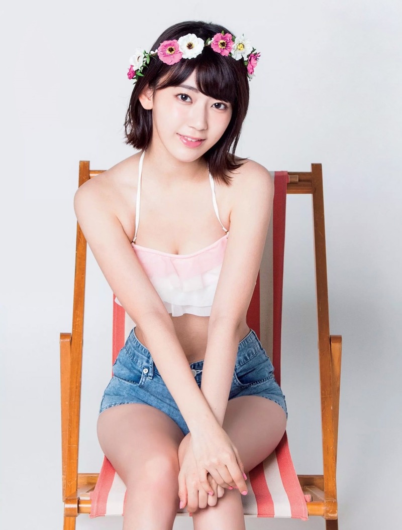 【宮脇咲良グラビア画像】透明感のある美肌がキレイな美少女系AKB48アイドルのエッチなビキニ姿 78