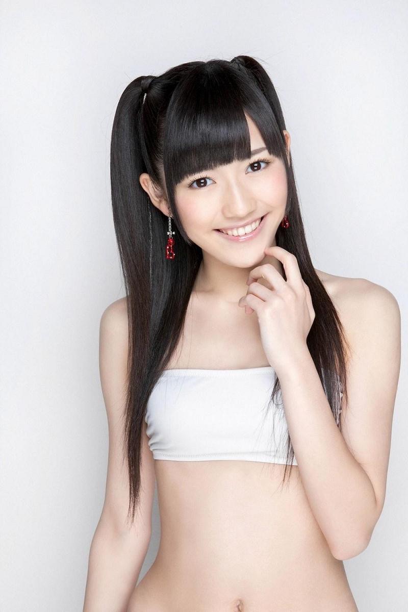 【渡辺麻友グラビア画像】笑顔が可愛いAKB48アイドルまゆゆのちょっとエッチなビキニ姿でヌキたい！ 24