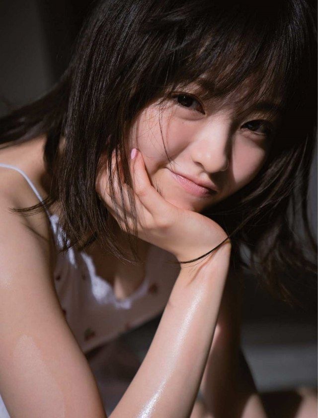 【今泉佑唯エロ画像】アイドルグループ欅坂46で一期生を務めた美少女の健康的なグラビア画像 09