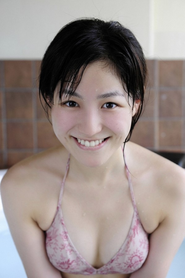 【平田薫グラビア画像】専属モデル出身の美人女優が魅せる可愛くてちょっとだけセクシーなビキニ水着姿 49