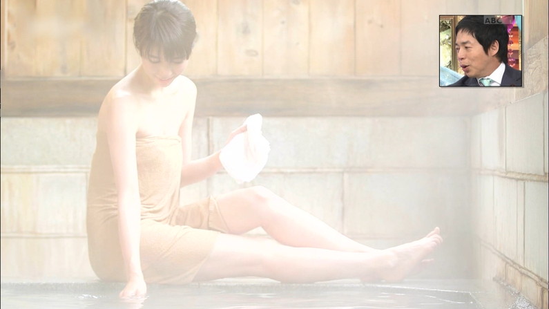 【温泉キャプ画像】あざとくバスタオルからハミ乳させるのが温泉レポのコツらしいぞｗ 08