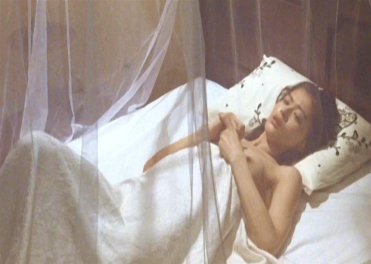 【お宝エロ画像】女優さんが濡れ場やベッドシーンでオッパイ丸出しで喘いでる姿が劇エロｗ 11